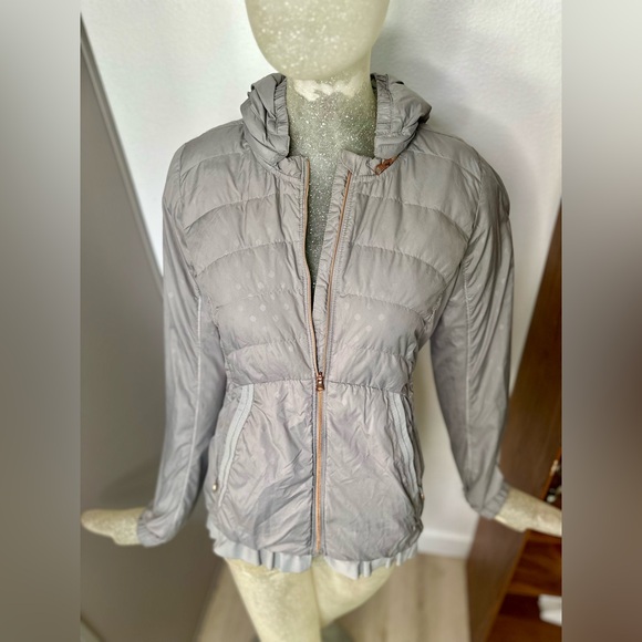 Lulelemon Athletica Grey Goose Down Zip-up Jacket w/ Hood & Ruffle. Size 6 🩶 - Picture 7 of 16